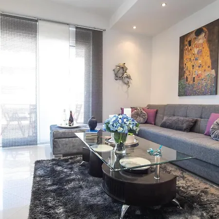 Luxury & Cozy Apartment *