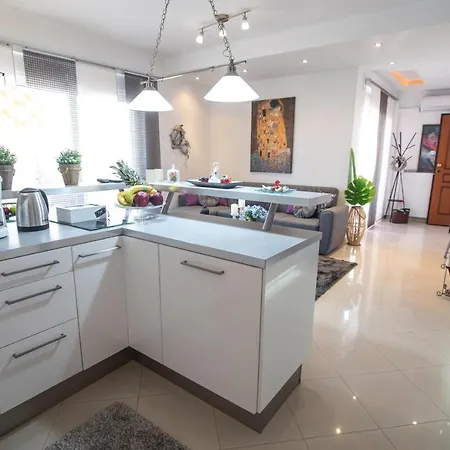 Διαμέρισμα Luxury & Cozy